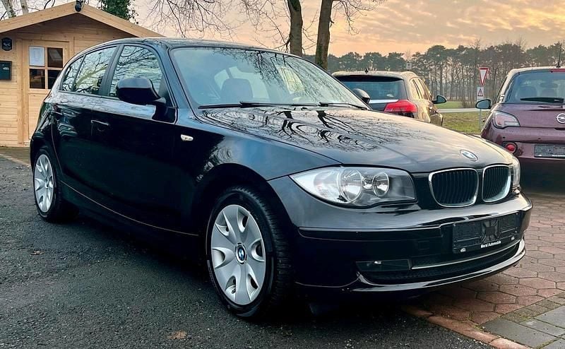 Gebraucht BMW 118 Advantage 143 PS (105 kW) 2011 Schwarz Kleinwagen