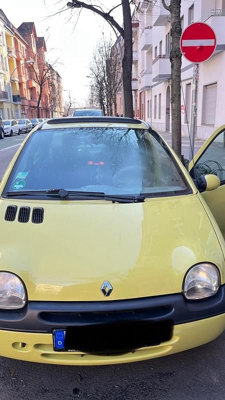 Gelb Gebraucht 2003 Renault Twingo Kleinwagen | 1.100 € - Bild 1/4