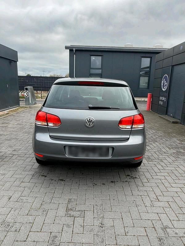 Gebraucht VW Golf VI 86 PS (63 kW) 2011 Grau Kleinwagen