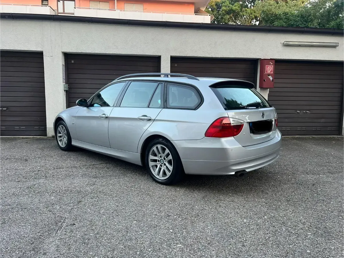Gebraucht BMW 318 122 PS (89 kW) 2006 Silber Kombi