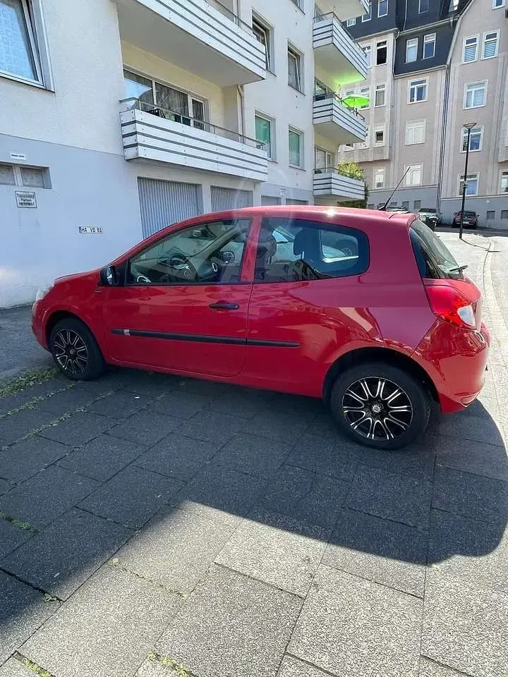 Gebraucht Renault Clio Expression 75 PS (55 kW) 2012 Kleinwagen