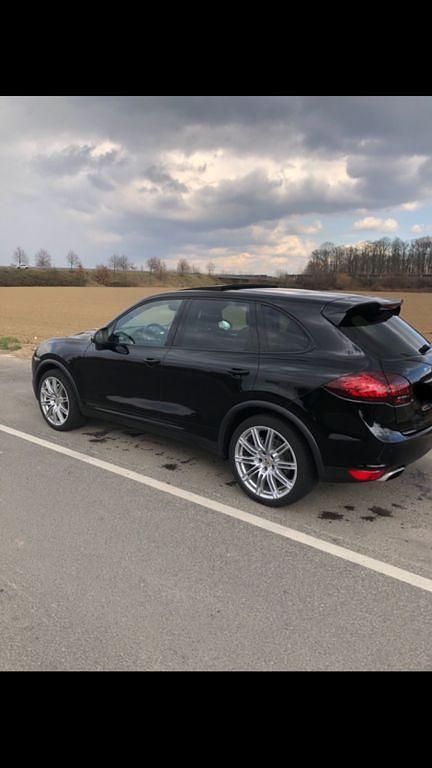Gebraucht Porsche Cayenne 245 PS (180 kW) 2012 Schwarz SUV