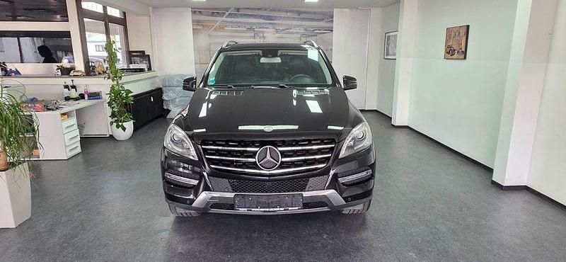 Gebraucht Mercedes ML350 258 PS (189 kW) 2013 Schwarz SUV