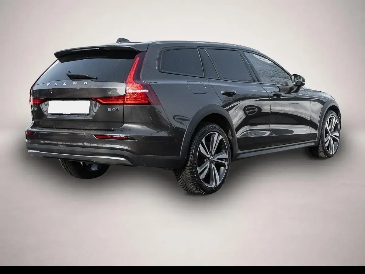 Gebraucht Volvo V60 CC Ultimate 197 PS (144 kW) 2024 Manufacturer Kombi