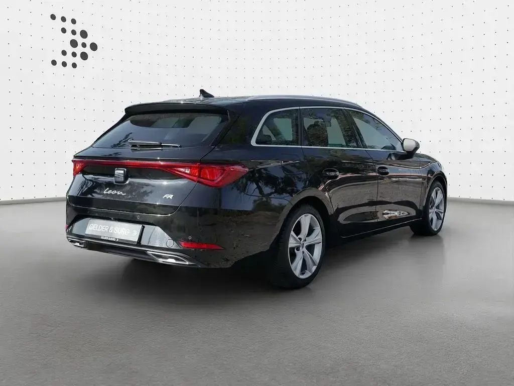 Używany Seat Leon CONNECT 150 KM (110 kW) 2023 Czarny Kombi