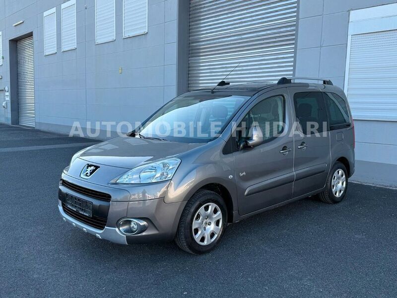 Grau Gebraucht 2012 Peugeot Partner Family Van / Kleinbus | 8.890 € (Fairer Preis) - Bild 1/4