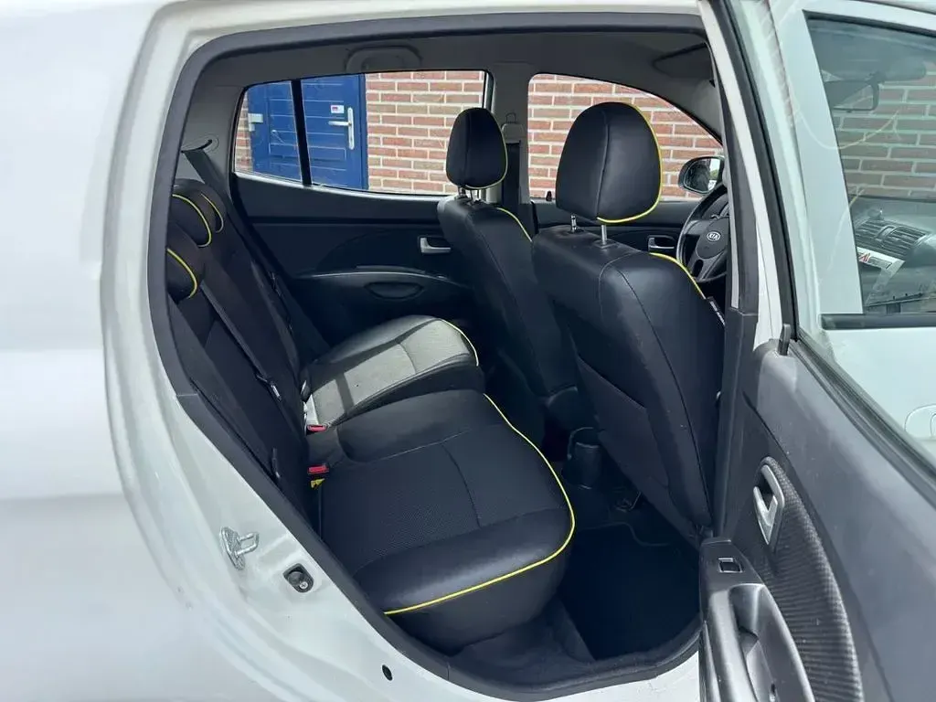 Gebraucht Kia Picanto Style 65 PS (47 kW) 2011 Weiß Kleinwagen