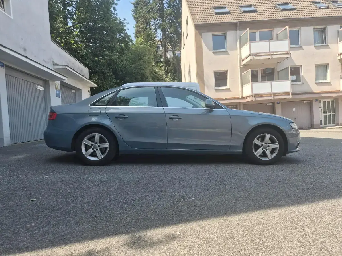 Gebraucht Audi A4 160 PS (117 kW) 2008 Blau Limousine