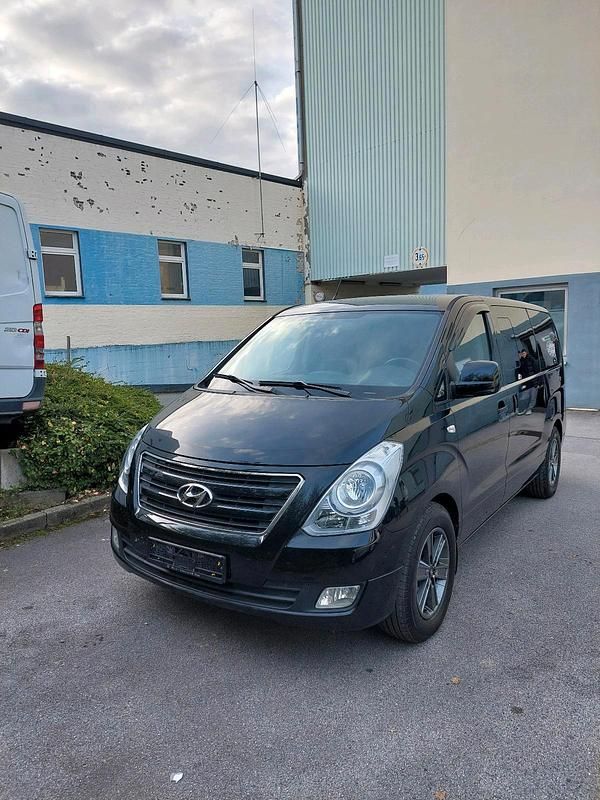 Schwarz Gebraucht 2012 Hyundai H-1 Van | 9.250 € (Fairer Preis) - Bild 1/4
