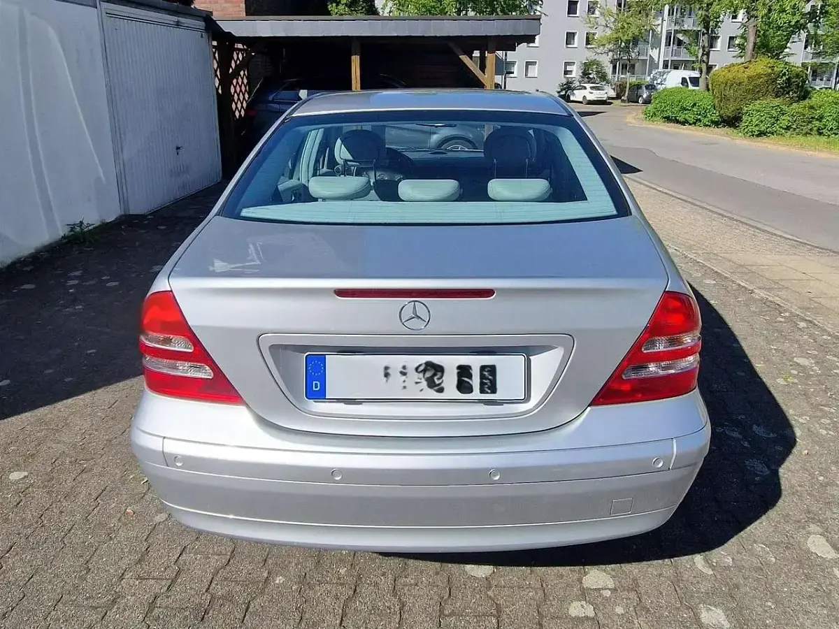 Gebraucht Mercedes C180 Classic 143 PS (105 kW) 2003 Grau Limousine