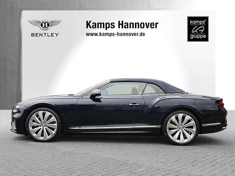 Second-hand Bentley Continental 680 CP (500 kW) 2025 Albastru Cabrio