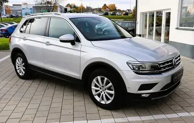 Gebraucht VW Tiguan Highline 150 PS (110 kW) 2018 Silber SUV