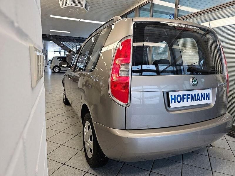 Gebraucht Skoda Roomster Active 86 PS (63 kW) 2012 Cappucinobeigemet. Van / Kleinbus