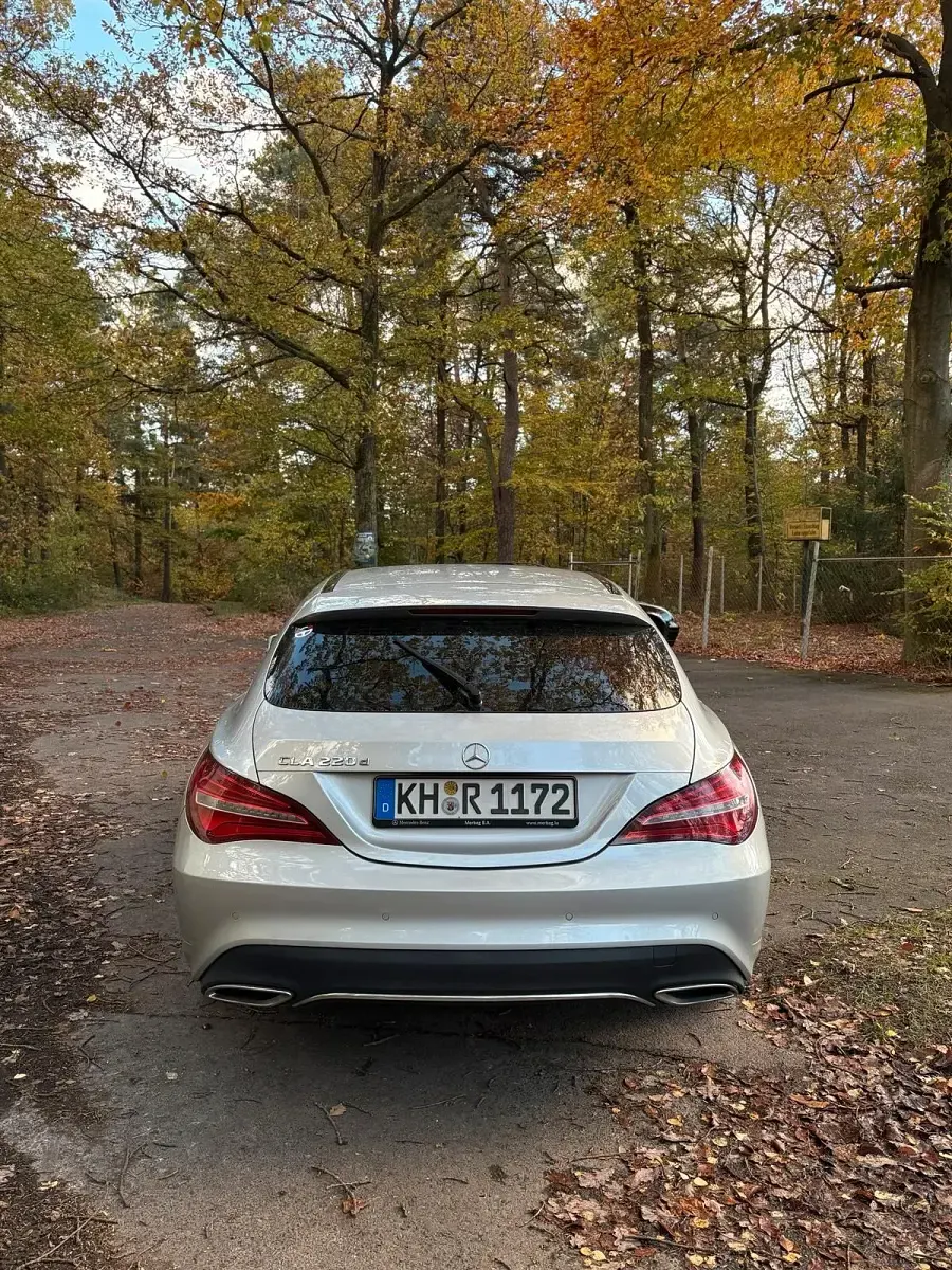 Gebraucht Mercedes CLA220 177 PS (130 kW) 2018 Silber Limousine