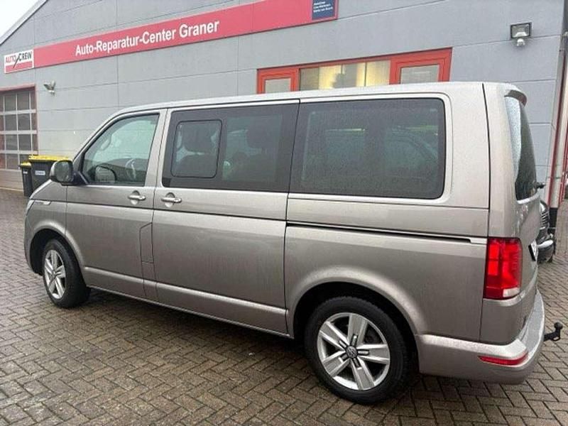 Grau Gebraucht 2022 VW Multivan Comfortline Van | 48.000 € (Etwas zu teuer) - Bild 1/4