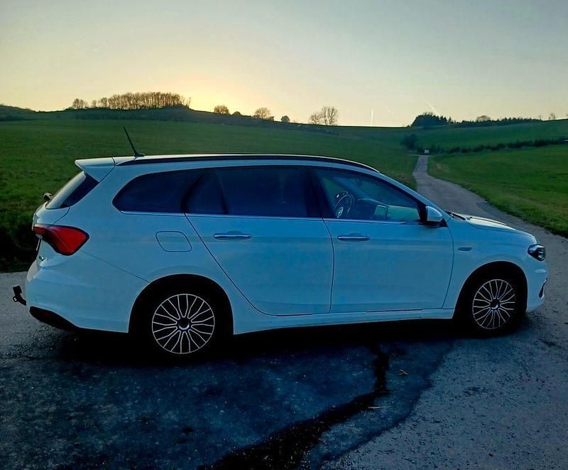 Gebraucht Fiat Tipo Lounge 120 PS (88 kW) 2017 Weiß Limousine