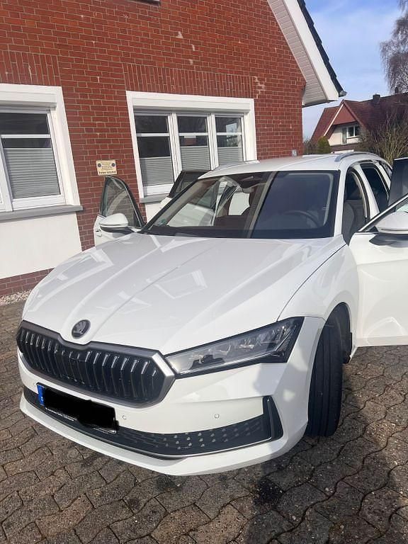 Gebraucht Skoda Superb Selection 150 PS (110 kW) 2025 Weiß Kombi