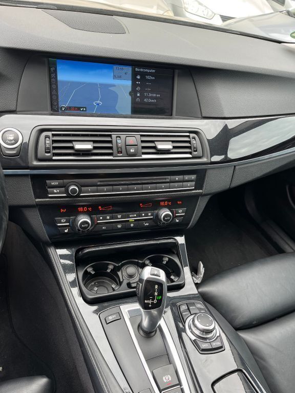 Gebraucht BMW 528 Sport Line 258 PS (189 kW) 2010 Schwarz Limousine