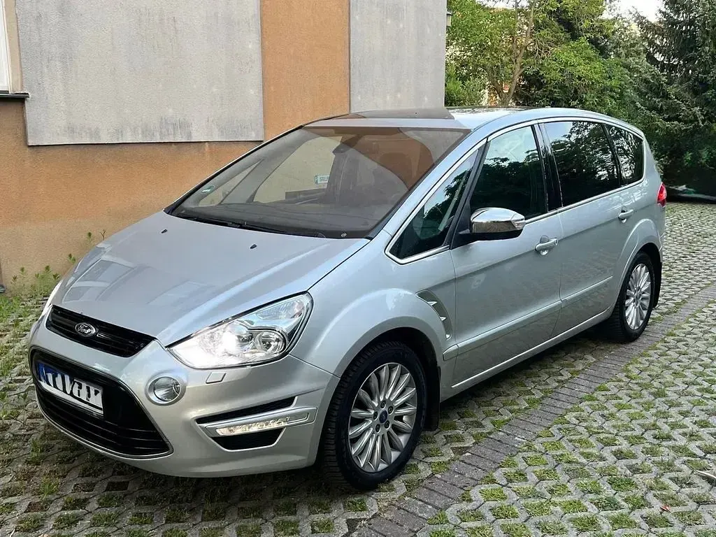 Gebraucht Ford S-MAX Titanium 140 PS (102 kW) 2011 Silber Van / Kleinbus