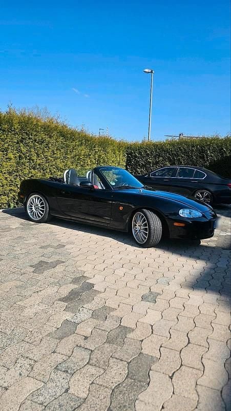 Second-hand Mazda MX5 110 CP (80 kW) 2004 Negru Cabrio