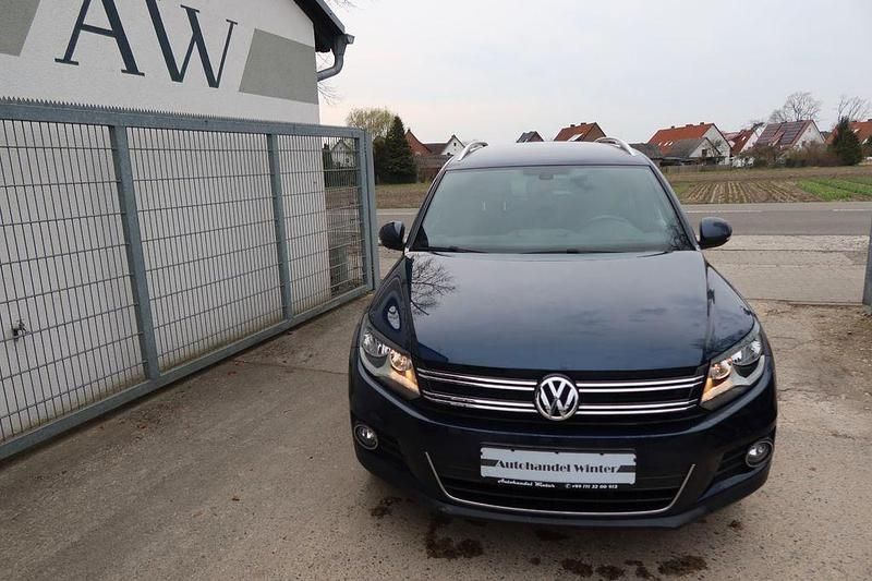 Gebraucht VW Tiguan LOUNGE 150 PS (110 kW) 2015 Blau SUV