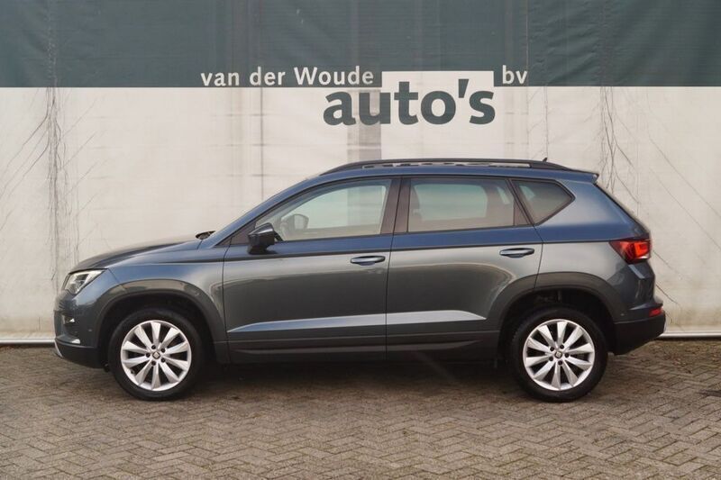 Grau Gebraucht 2019 Seat Ateca Business SUV | 14.313 € (Guter Preis) - Bild 1/4