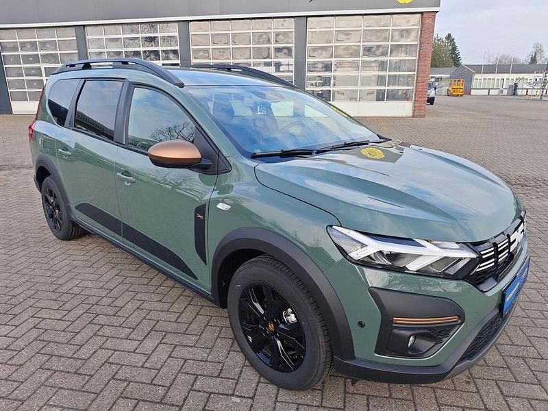 Neu Dacia Jogger Extreme 101 PS (74 kW) 2025 Grün Van / Kleinbus
