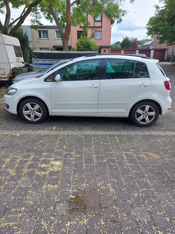 Weiß Gebraucht 2010 VW Golf Plus Van / Kleinbus | 4.500 € - Bild 1/4