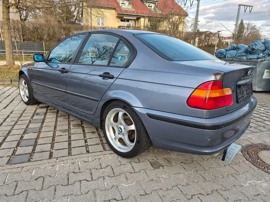 Gebraucht BMW 318 143 PS (105 kW) 2003 Blau Limousine