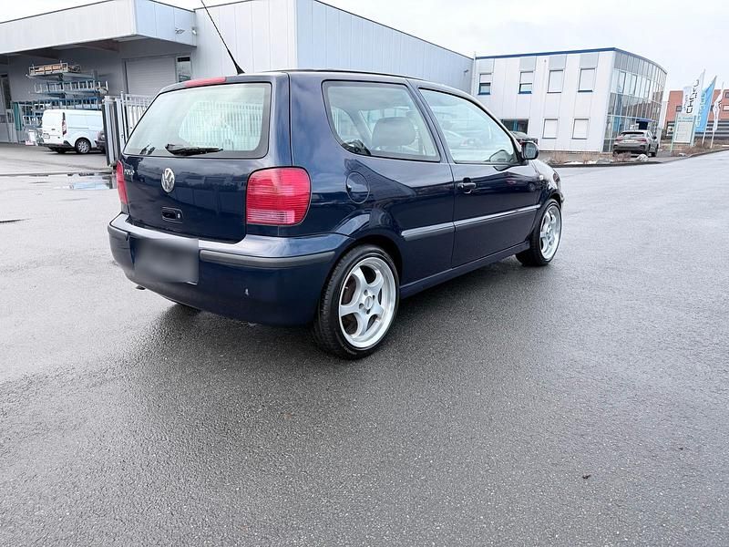 Gebraucht VW Polo 60 PS (44 kW) 2001 Blau Kleinwagen