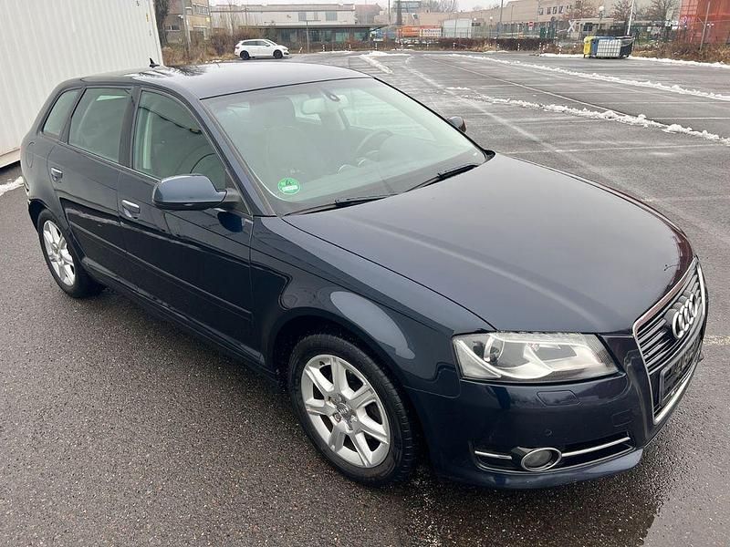 Gebraucht Audi A3 140 PS (102 kW) 2011 Blau Limousine