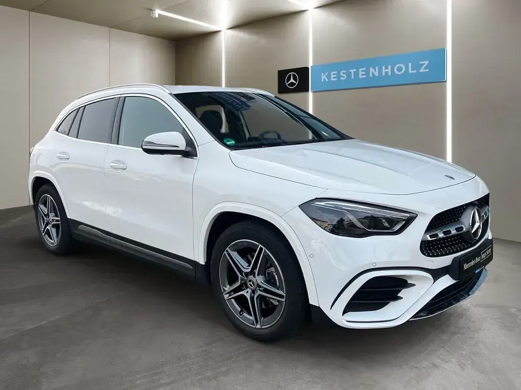 Gebraucht Mercedes GLA220 AMG 190 PS (139 kW) 2024 Weiß SUV