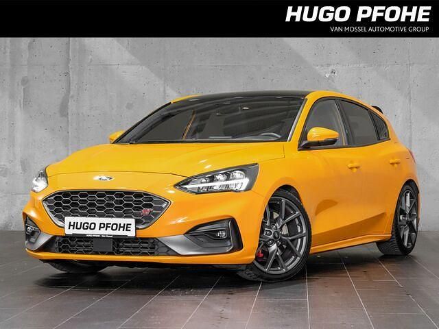 Tropical orange Gebraucht 2020 Ford Focus ST Limousine | 26.190 € (Etwas zu teuer) - Bild 1/2