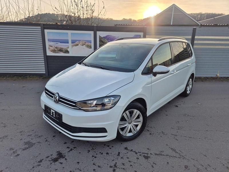 Weiß Gebraucht 2020 VW Touran Van / Kleinbus | 19.999 € (Superpreis) - Bild 1/4