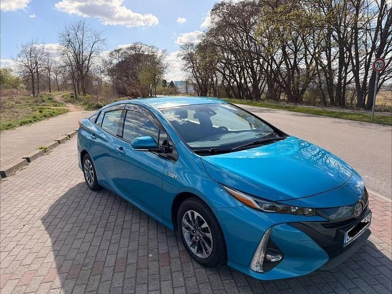 Gebraucht Toyota Prius 122 PS (89 kW) 2019 Blau Kleinwagen