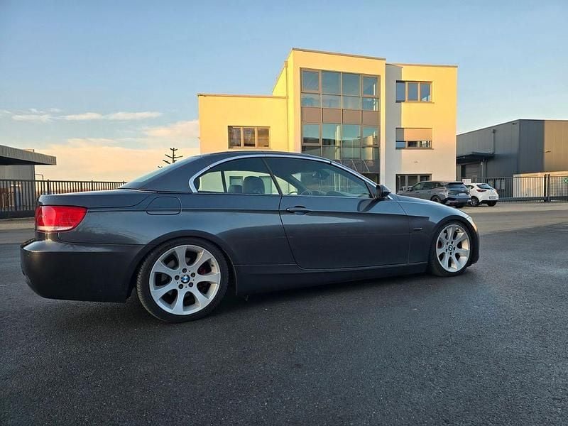 Gebraucht BMW 320 Cabriolet Performance 170 PS (125 kW) 2007 Grau Cabrio