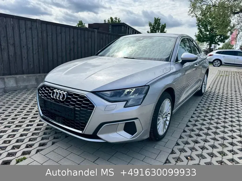 Używany Audi A3 Advanced 150 KM (110 kW) 2024 Srebrny Sedan/Limuzyna