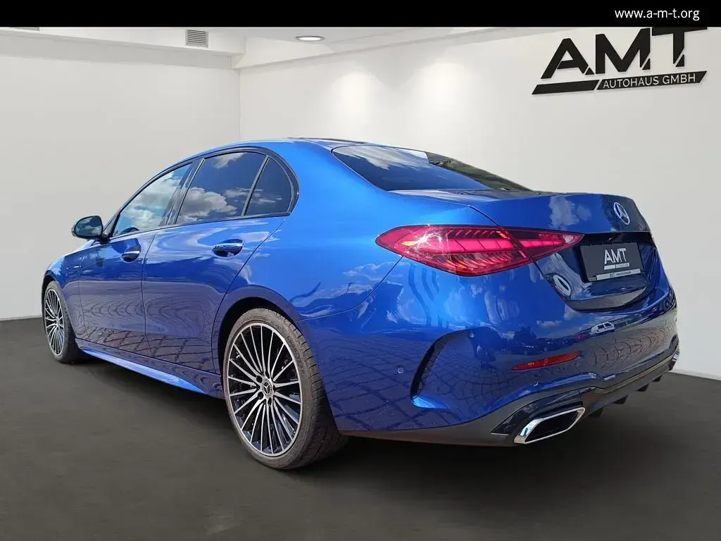 Gebraucht Mercedes C300 AMG 265 PS (194 kW) 2024 Blau Limousine