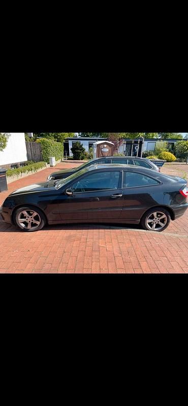 Gebraucht Mercedes C180 143 PS (105 kW) 2005 Schwarz Coupé