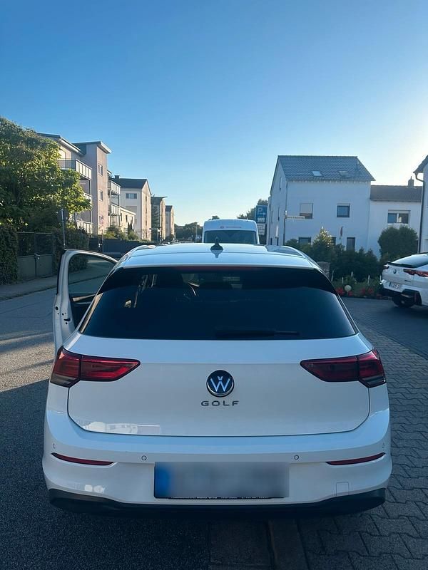 Weiß Gebraucht 2022 VW Golf VIII Limousine | 18.000 € (Superpreis) - Bild 1/4