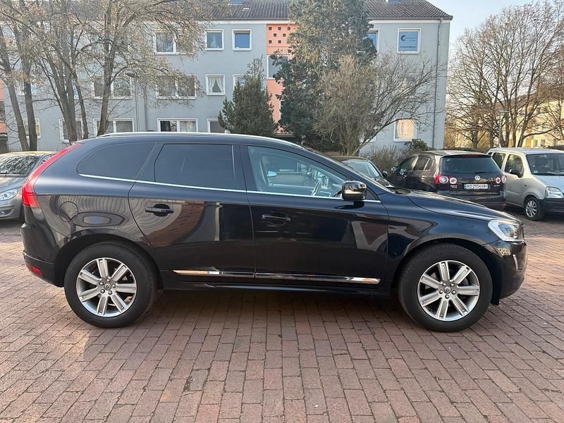 Gebraucht Volvo XC60 Summum 190 PS (139 kW) 2017 Blau SUV