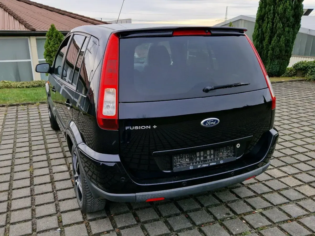 Gebraucht Ford Fusion 80 PS (58 kW) 2008 Schwarz Kleinwagen