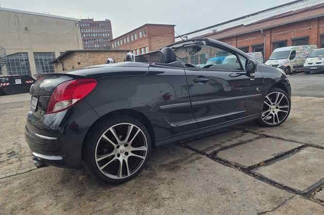 Gebraucht Peugeot 207 CC 120 PS (88 kW) 2011 Schwarz Cabrio