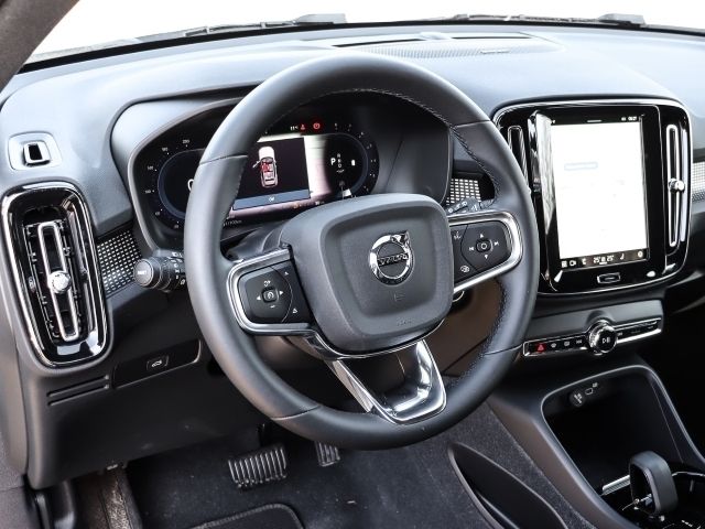 Gebraucht Volvo XC40 Plus 197 PS (144 kW) 2023 Weiss SUV