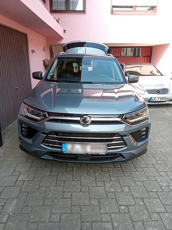 Grau Gebraucht 2019 Ssangyong Korando SUV | 13.500 € (Guter Preis) - Bild 1/4