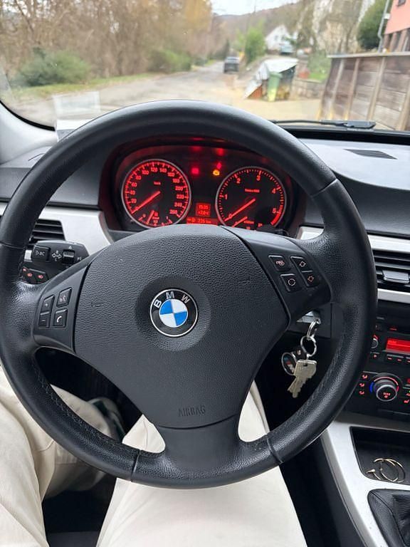 Gebraucht BMW 316 116 PS (85 kW) 2012 Weiß Kombi