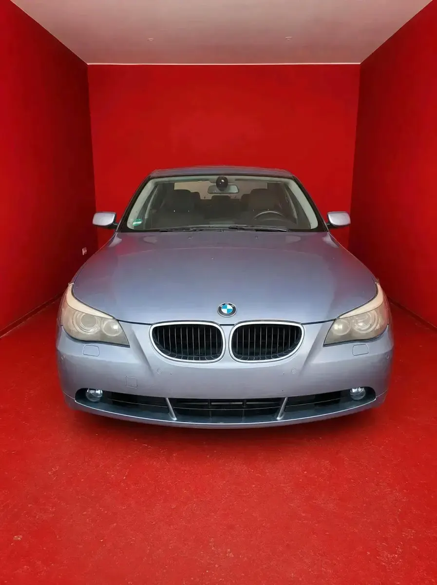 Gebraucht BMW 525 195 PS (143 kW) 2004 Grau Limousine