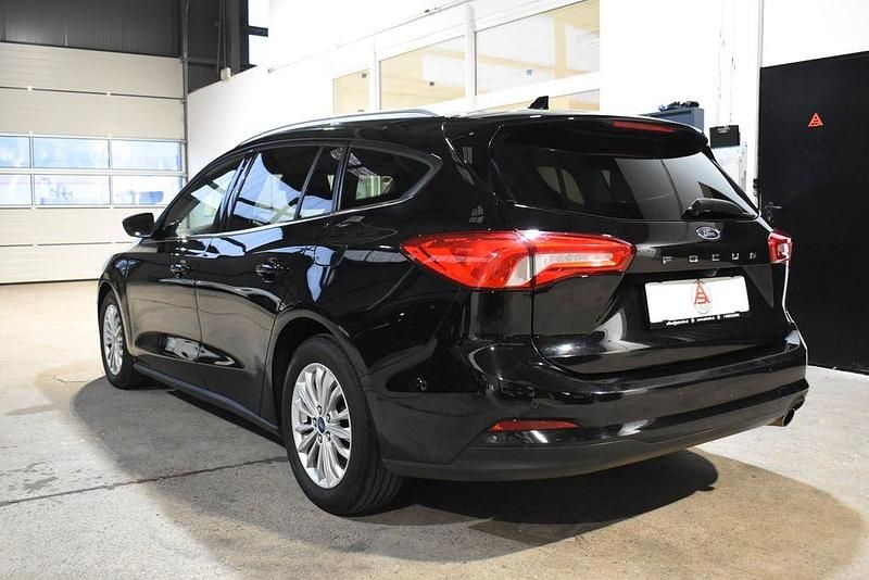 Second-hand Ford Focus Titanium 150 CP (110 kW) 2020 Negru Berlinǎ