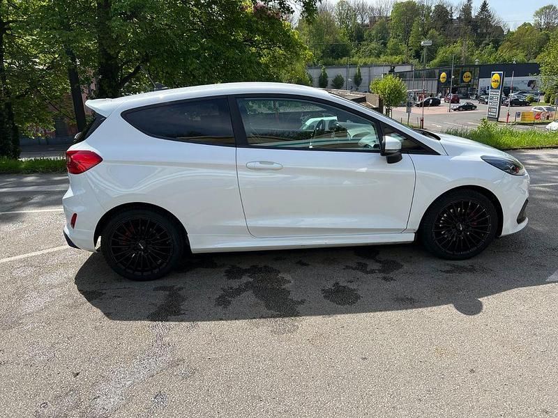 Gebraucht Ford Fiesta ST 200 PS (147 kW) 2019 Weiß Kleinwagen