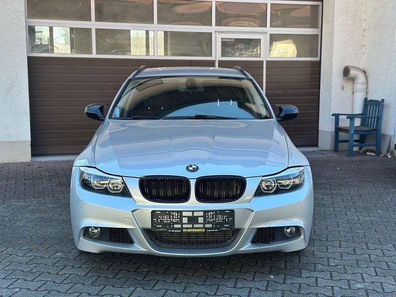 Gebraucht BMW 320 184 PS (135 kW) 2012 Silber Kombi